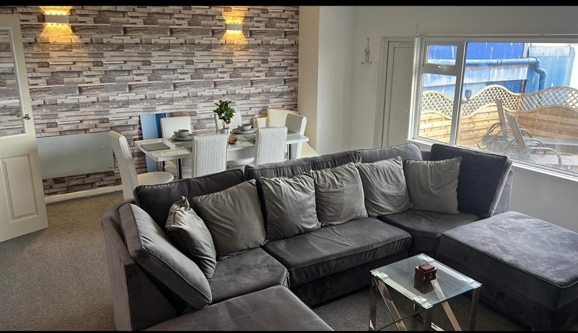Sea View Lavish Apartment Sky Tv Whirlpool Bath Huge Balcony Newly Refurbished Bridlington Kültér fotó