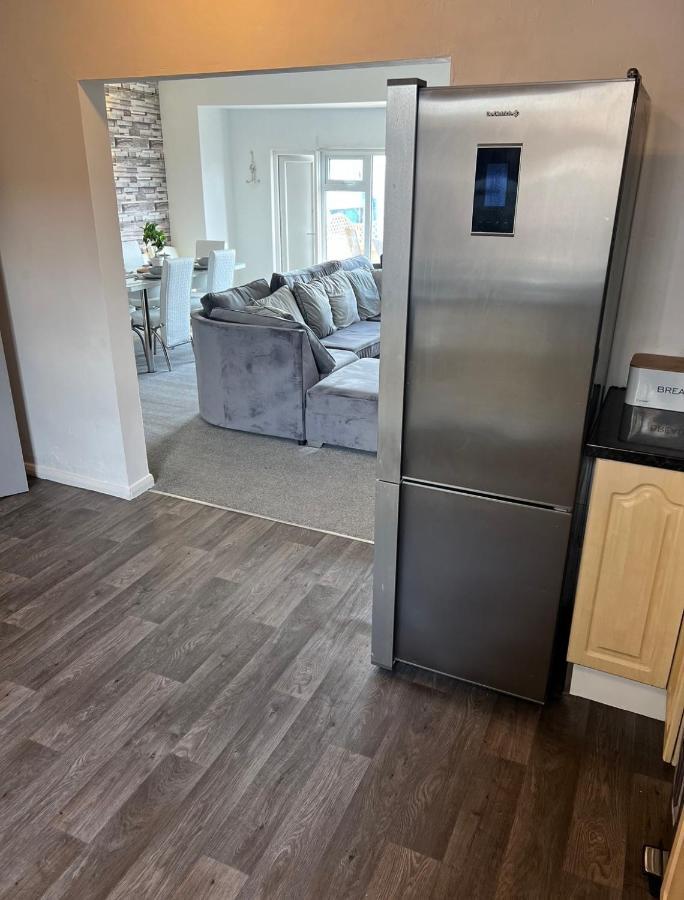 Sea View Lavish Apartment Sky Tv Whirlpool Bath Huge Balcony Newly Refurbished Bridlington Kültér fotó