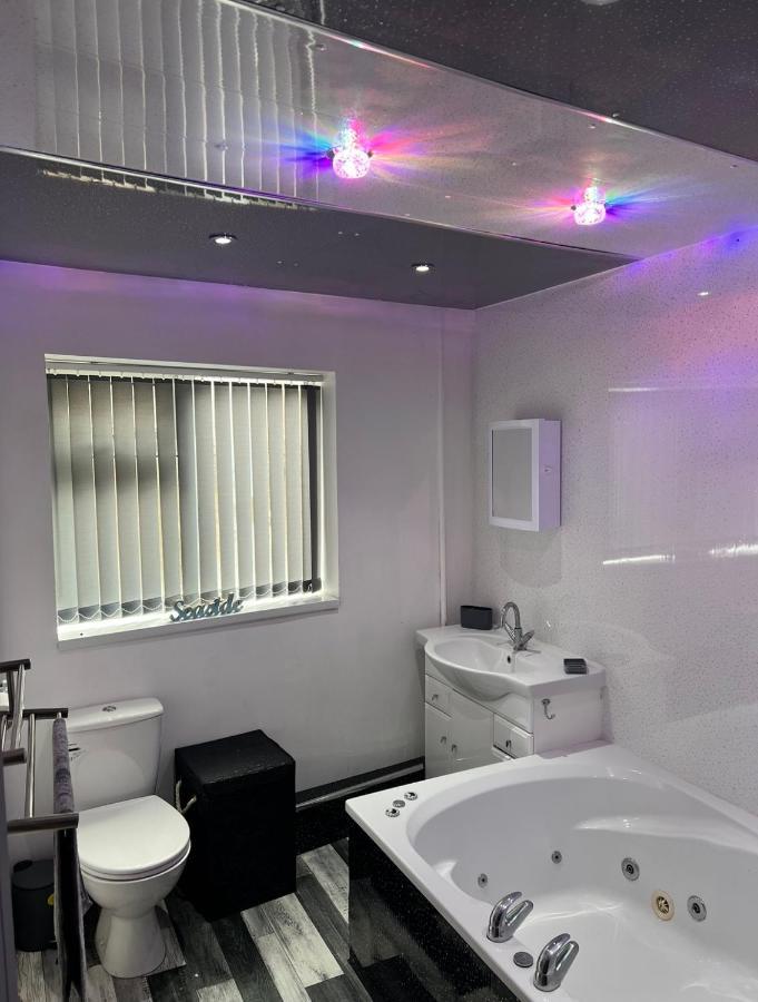 Sea View Lavish Apartment Sky Tv Whirlpool Bath Huge Balcony Newly Refurbished Bridlington Kültér fotó