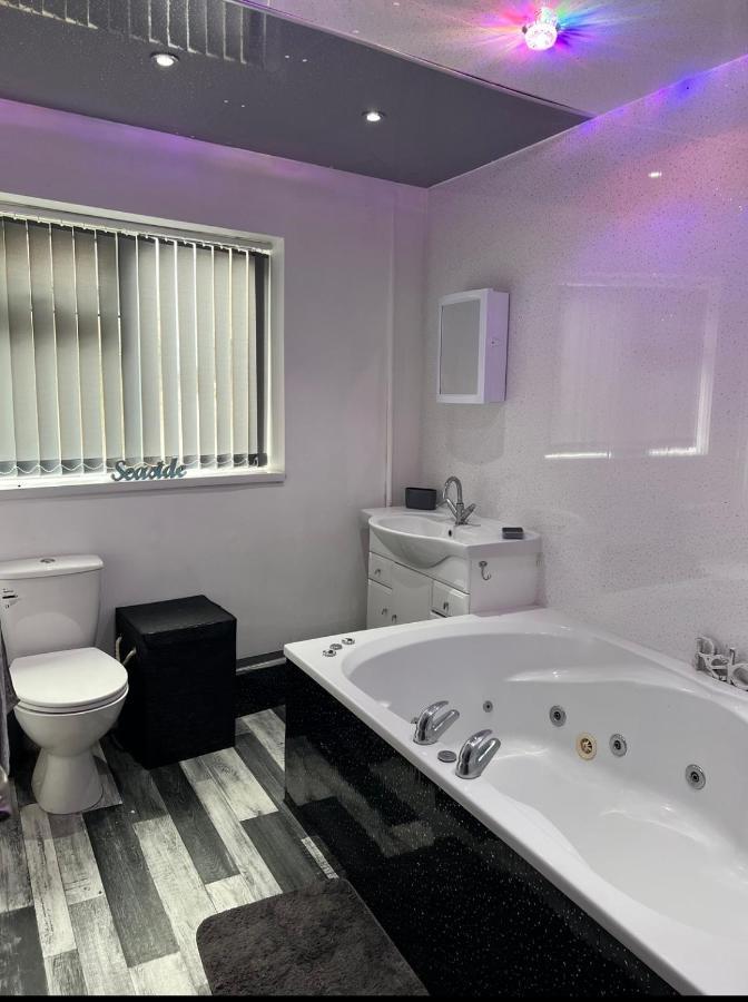 Sea View Lavish Apartment Sky Tv Whirlpool Bath Huge Balcony Newly Refurbished Bridlington Kültér fotó