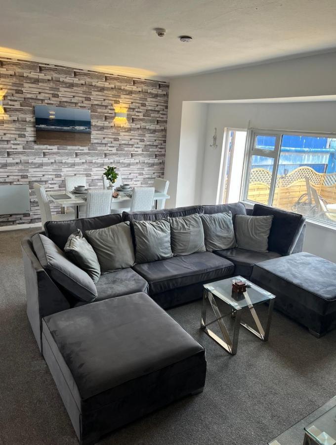 Sea View Lavish Apartment Sky Tv Whirlpool Bath Huge Balcony Newly Refurbished Bridlington Kültér fotó
